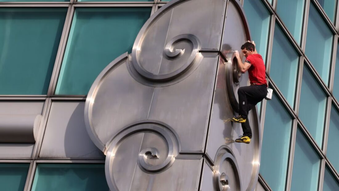 Alex 101 Camera Alex Honnold Free Solos Taipei 101 | GoodBETA